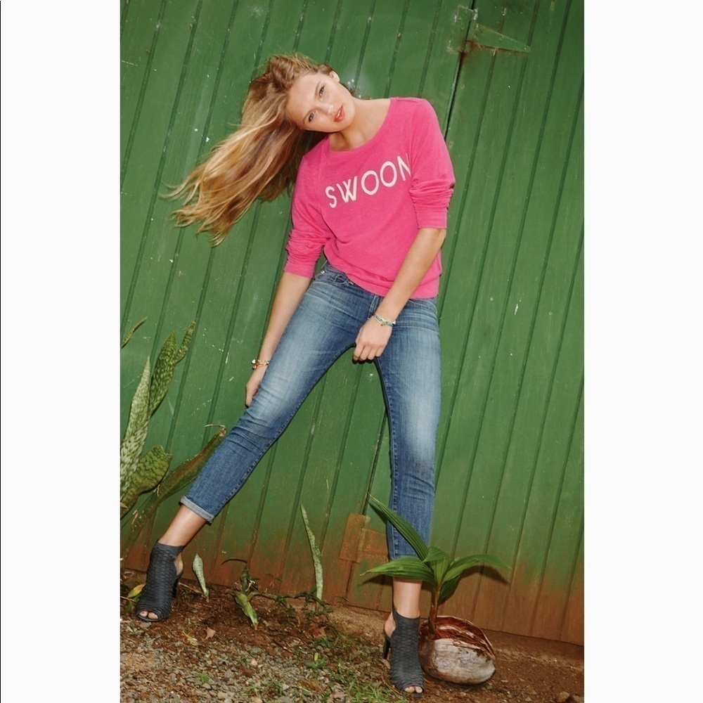 Wildfox SWOON pullover Medium